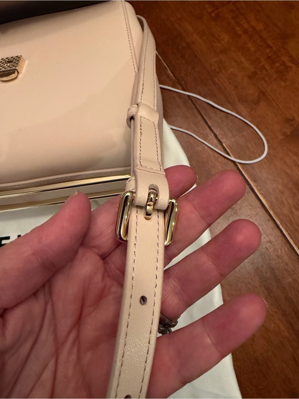 Furla Meridiana Light Pink Leather Handbag with distinctive metallic Top Handle - Picture 7 of 14